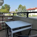 Апартаменты Orange With Balcony - Free Parking And Self Check-in Варшава