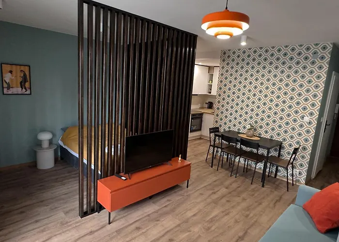 Orange With Balcony - Free Parking And Self Check-in Warszawa