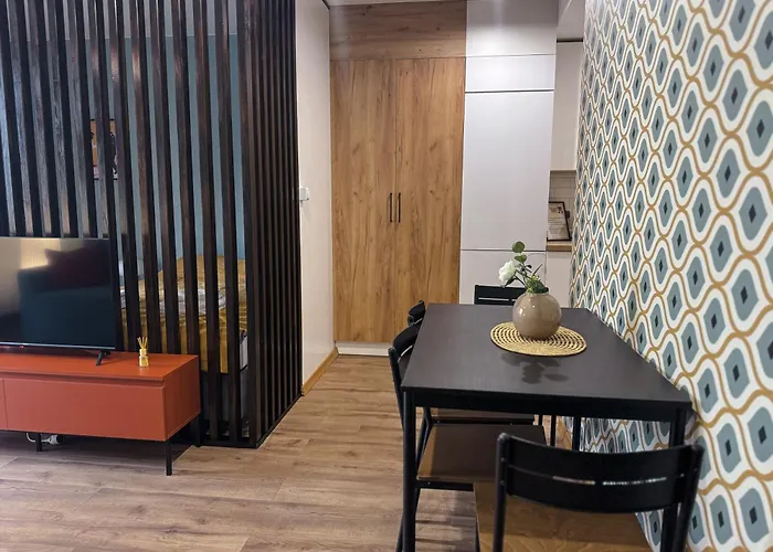 Orange With Balcony - Free Parking And Self Check-in Apartament *